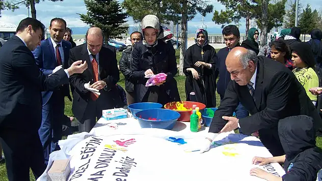 Beyşehir'de dünya otizm ve farkındalık günü etkinliği