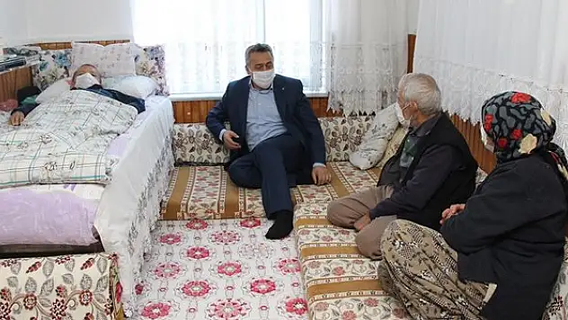Okuma azmini kaybetmeyen Durmuş Ali Yaşar'a Başkan Tutal'dan ziyaret