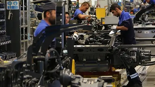 Sanayi üretimi 3. çeyrekte büyümedeki toparlanmaya işaret ediyor