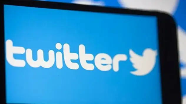 Twitter, ABD seçimiyle ilgili 300 bin twite uyarı etiketi koyduğunu açıkladı