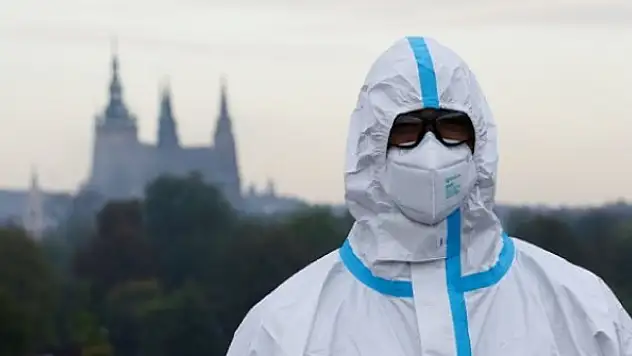 Dünya genelinde COVID-19 tespit edilen kişi sayısı 55 milyonu geçti