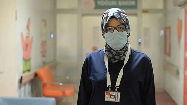 Kovid-19'u yenen Dr. Çakmak: Gençlerde yaşlı akrabalarına bulaştırmanın pişmanlığını görüyoruz