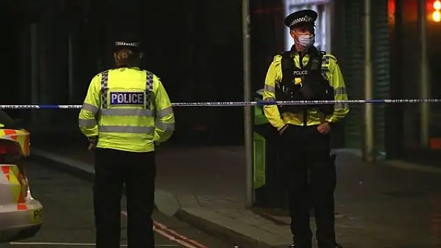 İngiltere'de polis 5 milyon sterlinlik Apple ürünü çalan hırsızların peşinde