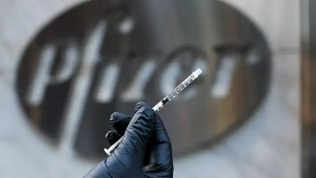 Pfizer ile BioNTech'e ait COVID-19 aşısı gönüllülere uygulandı