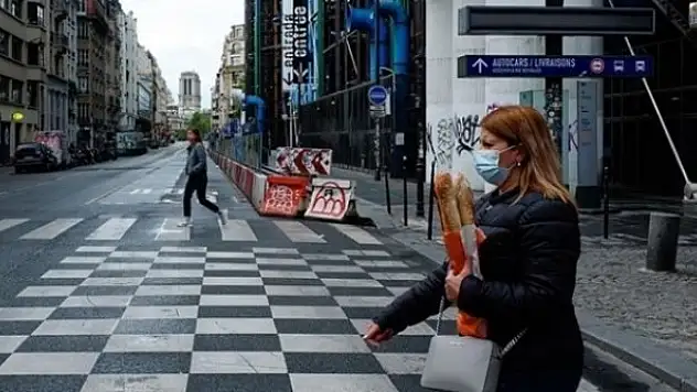 Fransa'da günlük vaka sayısı 20 binin altına indi