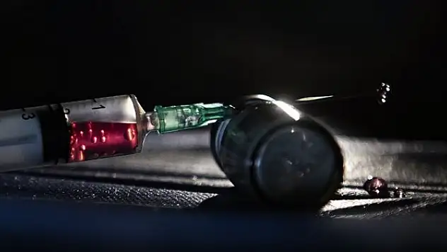 Oxford Üniversitesi Kovid-19 aşısının yüzde 70 etkili olduğunu açıkladı