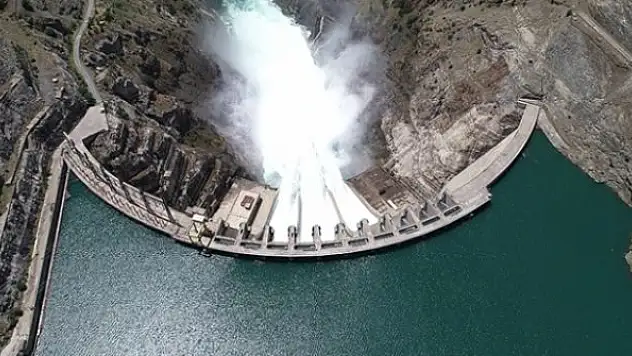 Elektrik üretiminde yatırımlar yenilenebilir enerjiye yapıldı