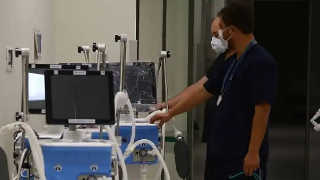 Doktor, yerli solunum cihazının üretimine katkı sağlıyor