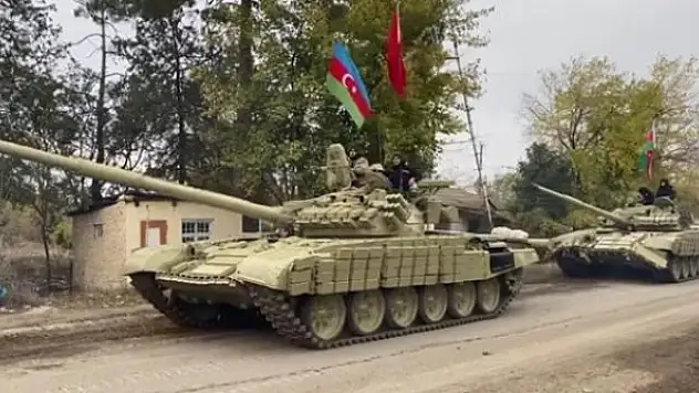 Azerbaycan ordusu Kelbecer'e girdi