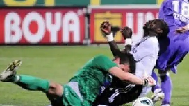 Ünlü futbolcu yoğun bakımda!