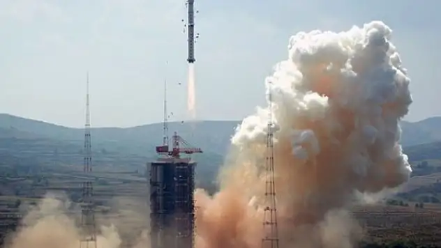 Çin'in uzay aracı ay yüzeyinden örnek toplayacak