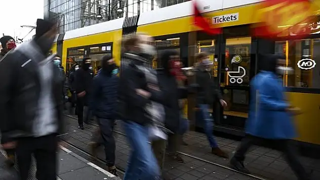 Almanya Başbakanı Merkel Kovid-19 kısıtlamalarını savundu