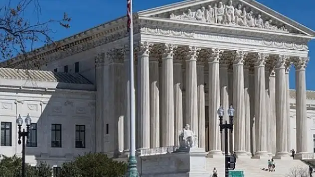 New York'taki ibadethanelere getirilen COVID-19 kısıtlaması iptal edildi