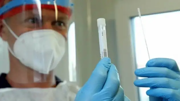 Havalimanlarında test zorunluluğu yaygınlaşıyor