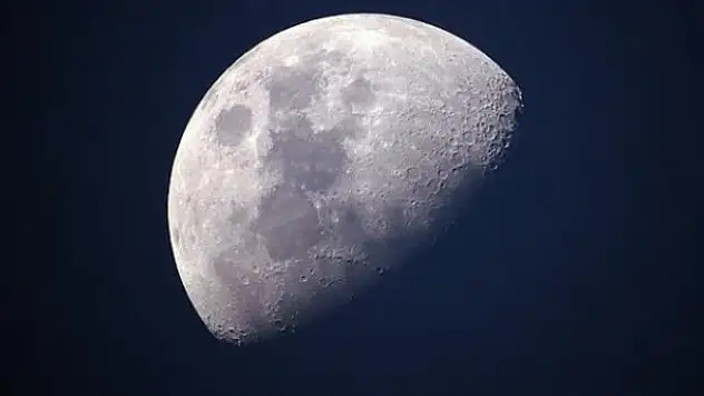 Çin'in uzay aracı Ay yörüngesinde