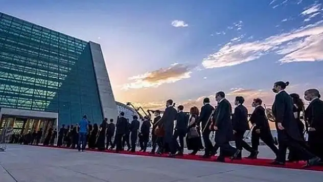 CSO'nun yeni binası kapılarını sanatseverlere açıyor