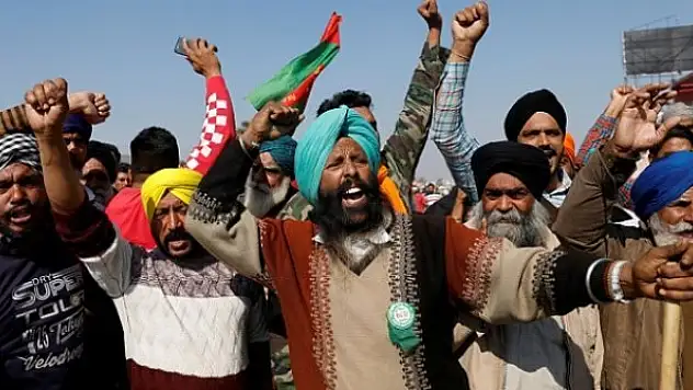 Hindistan'da çiftçilerden hükümetin şartlı müzakere teklifine ret