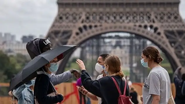 Fransa'da son 24 saatte 9 bin 784 yeni vaka