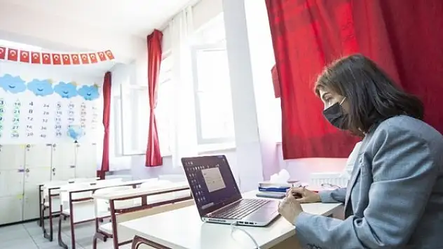 Milli Eğitim Bakanı Selçuk: Her gün 2,5 milyon canlı ders yapıyoruz