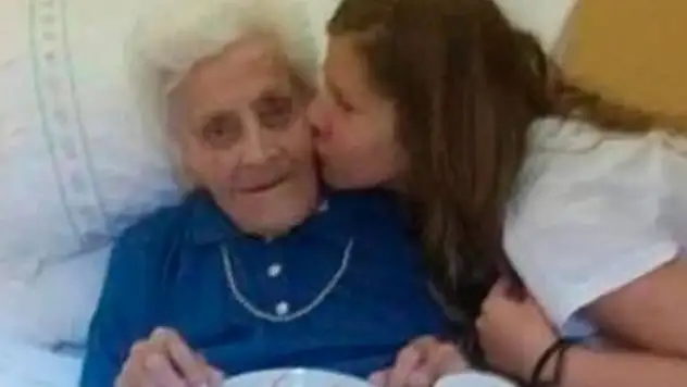 101 yaşındaki kadın üçüncü kez koronayı yendi