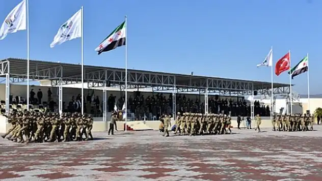 Suriye Milli Ordusu, ilk askeri kışlasını törenle açtı