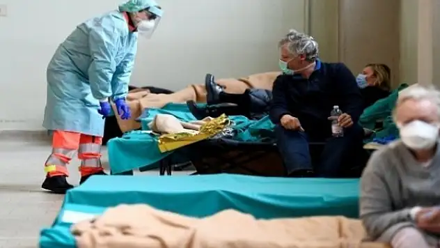 İtalya'da son 24 saatte 528 can kaybı