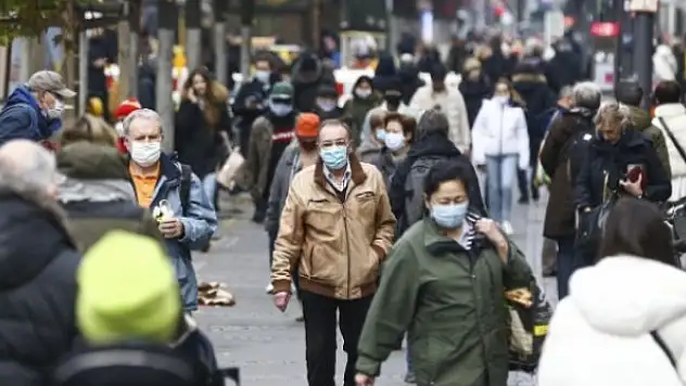 Almanya'da koronavirüs tedbirlerini sertleştirme kararı