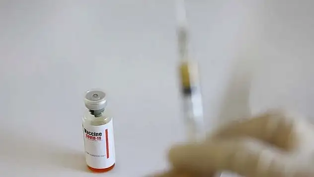 Türk bilim insanlarından 'Kovid-19 aşısıyla ilgili bilgi kirliliğine dikkat' uyarısı