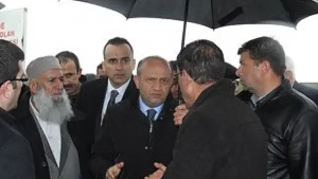 Bakan Işık Cihanbeyli'de cenazeye katıldı