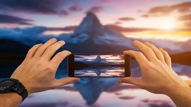 Akıllı telefonlar kamera sektörünün 40 yıllık büyümesini durdurdu