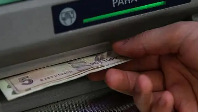 İşçiler, hükümet ve işverenin asgari ücret teklifini bekliyor