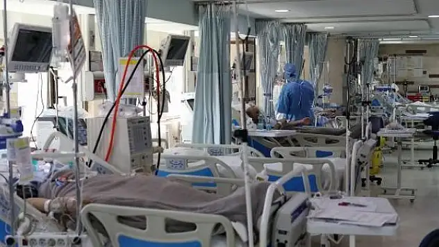 İran'da can kaybı 52 bini geçti