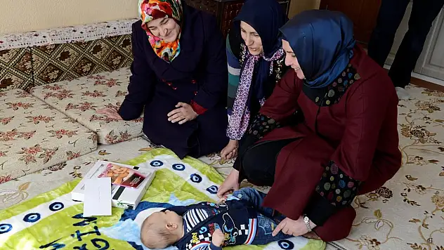 Meram Belediyesi'nden 4 bin aileye bebek ziyareti