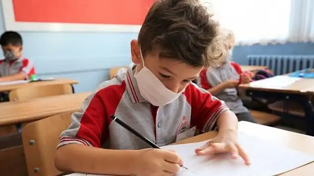 Prof. Dr. İlhan: Ara tatil sonrası yüz yüze eğitim kademeli başlayabilir