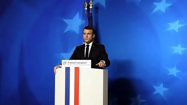 Fransa'da halkın yüzde 60'ı Cumhurbaşkanı Macron'dan memnun değil