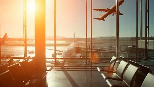 İspanya, İngiltere'ye uçuşları durdurdu