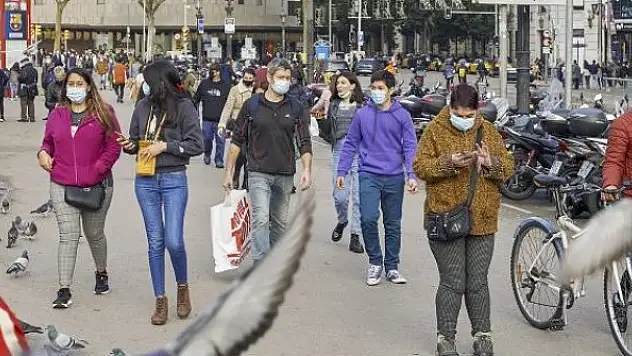 İspanya'da son 3 günde koronavirüs nedeniyle 334 kişi öldü