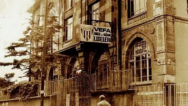 Tarihi Vefa Lisesi 148 yaşına bastı
