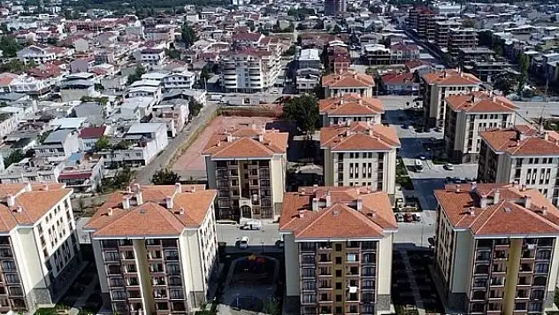 Türkiye'de yerleşik her 2 yabancıdan biri kendi evinde oturuyor