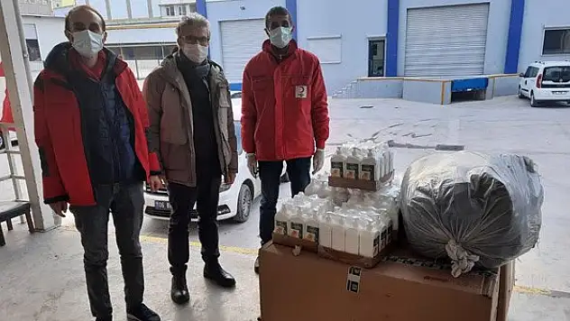 TSYD Konya'nın yardımları İzmir Kızılay'a teslim edildi