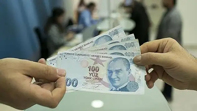 İlk defa burs-kredi alacak öğrencilerin ödemeleri başlıyor