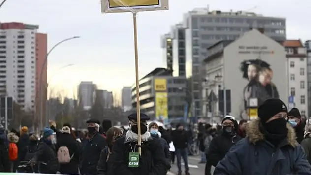 Almanya'da Kovid-19 kaynaklı ölümler 30 bini geçti