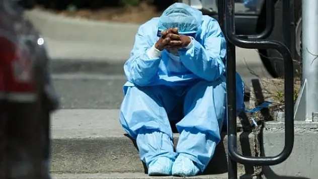 COVID-19 tespit edilen kişi sayısı 81 milyon 673 bini geçti