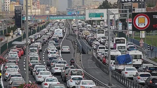 Trafiğe 11 ayda 953 bin 605 aracın kaydı yapıldı