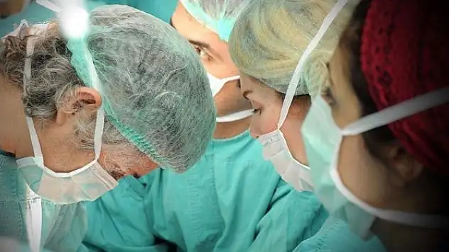 Kovid-19 salgını organ nakilleri ve kadavradan organ çıkarım oranlarını azalttı