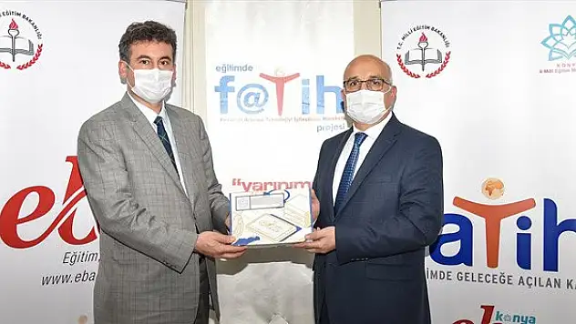 Milli Eğitim Bakanlığının gönderdiği tablet bilgisayarlar Konya'daki öğrencilere ulaştırılmaya başlandı