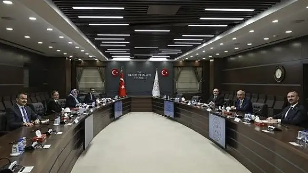 Bakan Elvan'ın öncülüğünde 'ekonomi ve reform' toplantısı