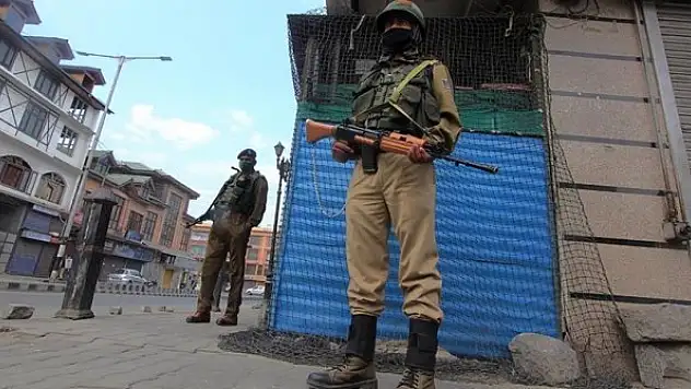 Kovid-19 sebebiyle Cammu Keşmir'de sokağa çıkma kısıtlaması getirildi