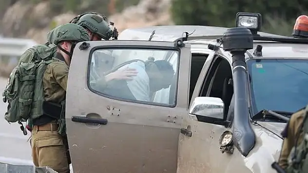 İsrail güçleri 2020'de 4 bin 634 Filistinliyi gözaltına aldı