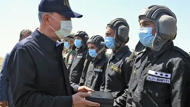 Azerbaycanlı subay, Hulusi Akar'a verdiği 'topraklarını kurtarma' sözünü tuttu